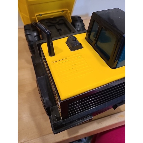 2012 Tonka Dump Truck Big Yellow T01 #93918 XMB-975 - Picture 7 of 13